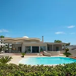 Villa White Dahlia