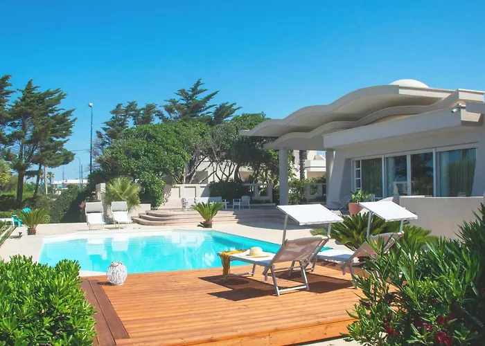 White Dahlia * Torre Suda