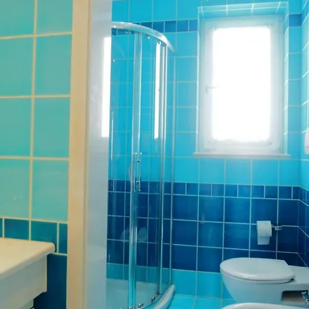 White Dahlia וילה