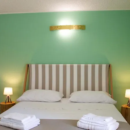 Villa White Dahlia *