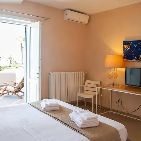 White Dahlia Torre Suda