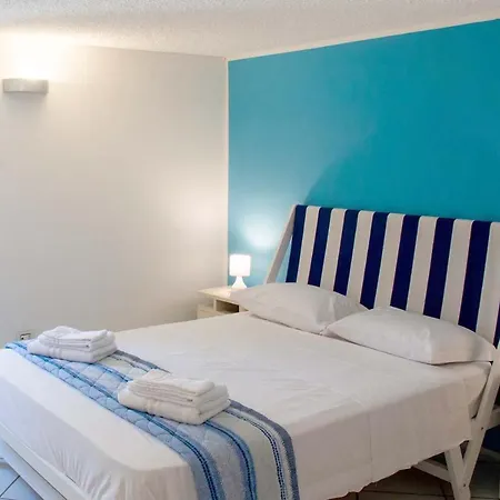 White Dahlia Torre Suda