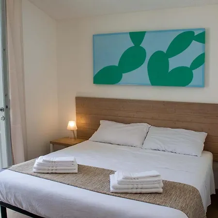 וילה White Dahlia