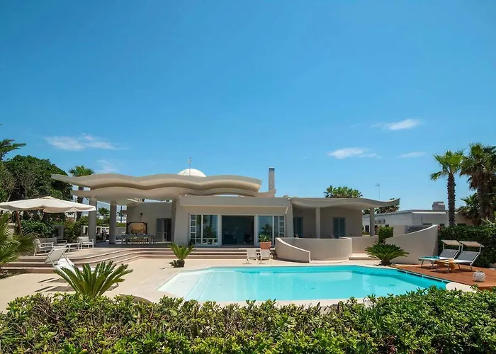 וילה White Dahlia